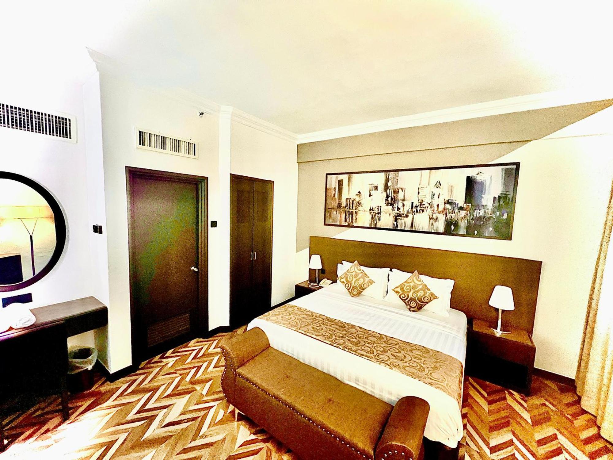 Regalpark Hotel Kuala Lumpur Exteriör bild