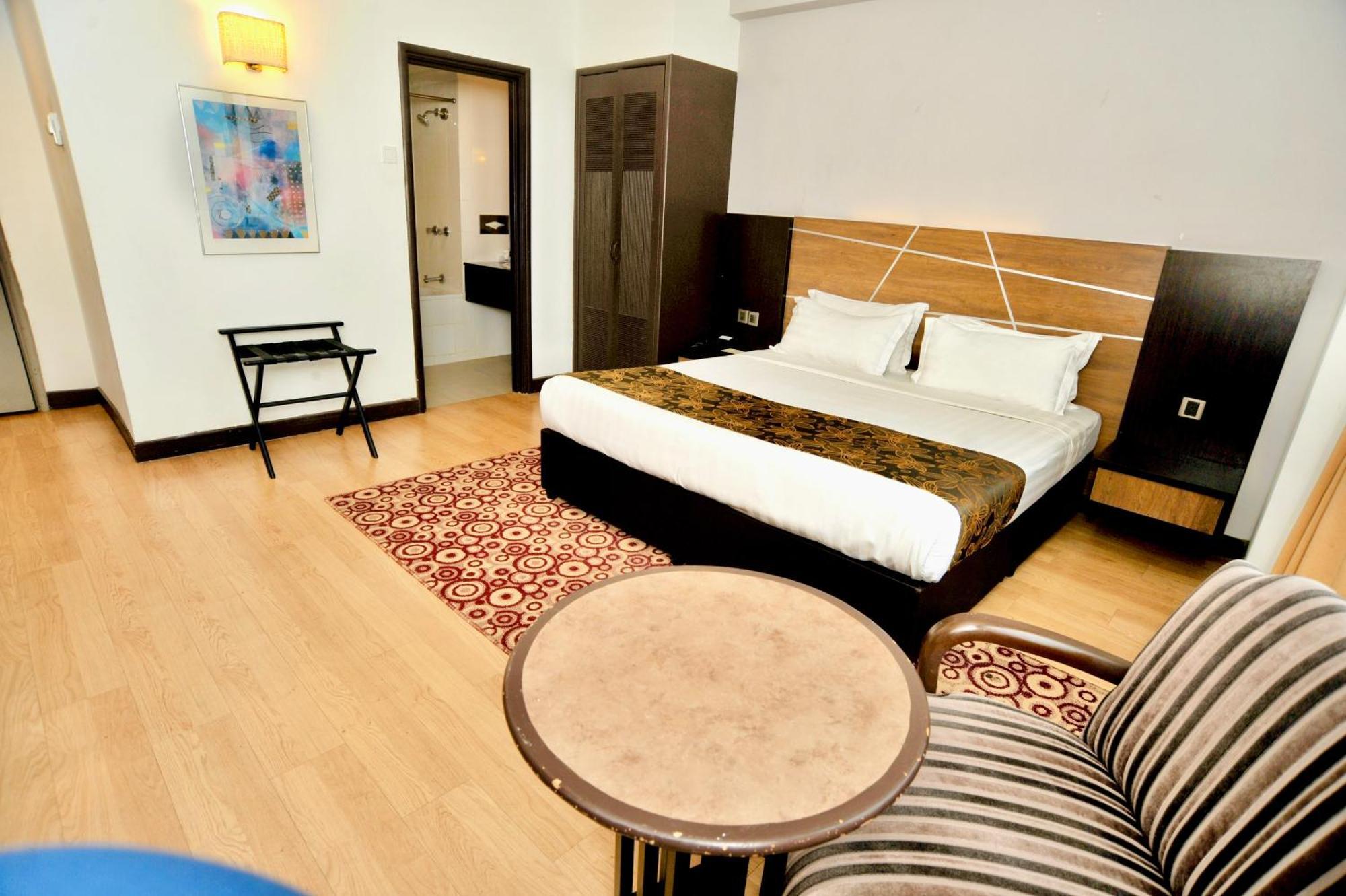 Regalpark Hotel Kuala Lumpur Exteriör bild